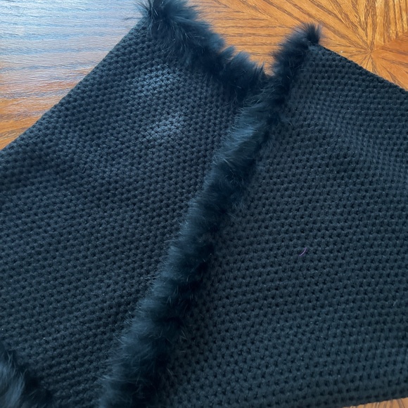 Fur trimmed Infinity Scarf - NWT - Picture 16 of 17